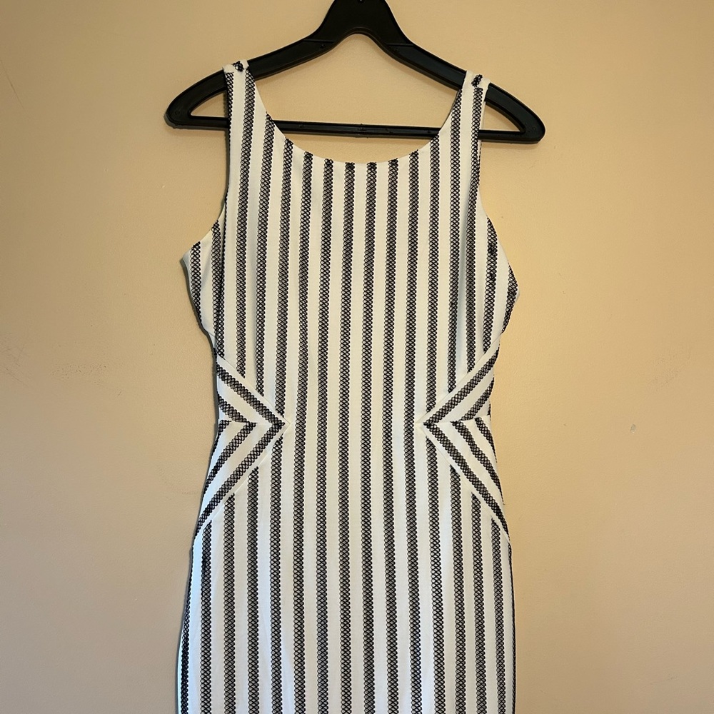 Guess Midi Dress white and black small